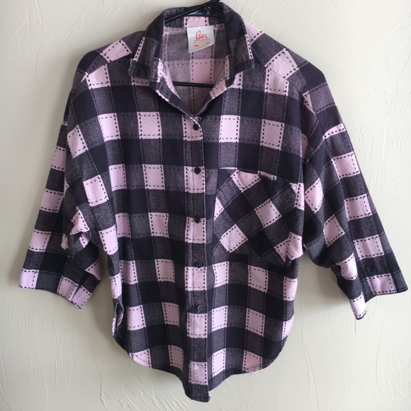 Vintage Tops - Vintage pink/ black batwing flannel